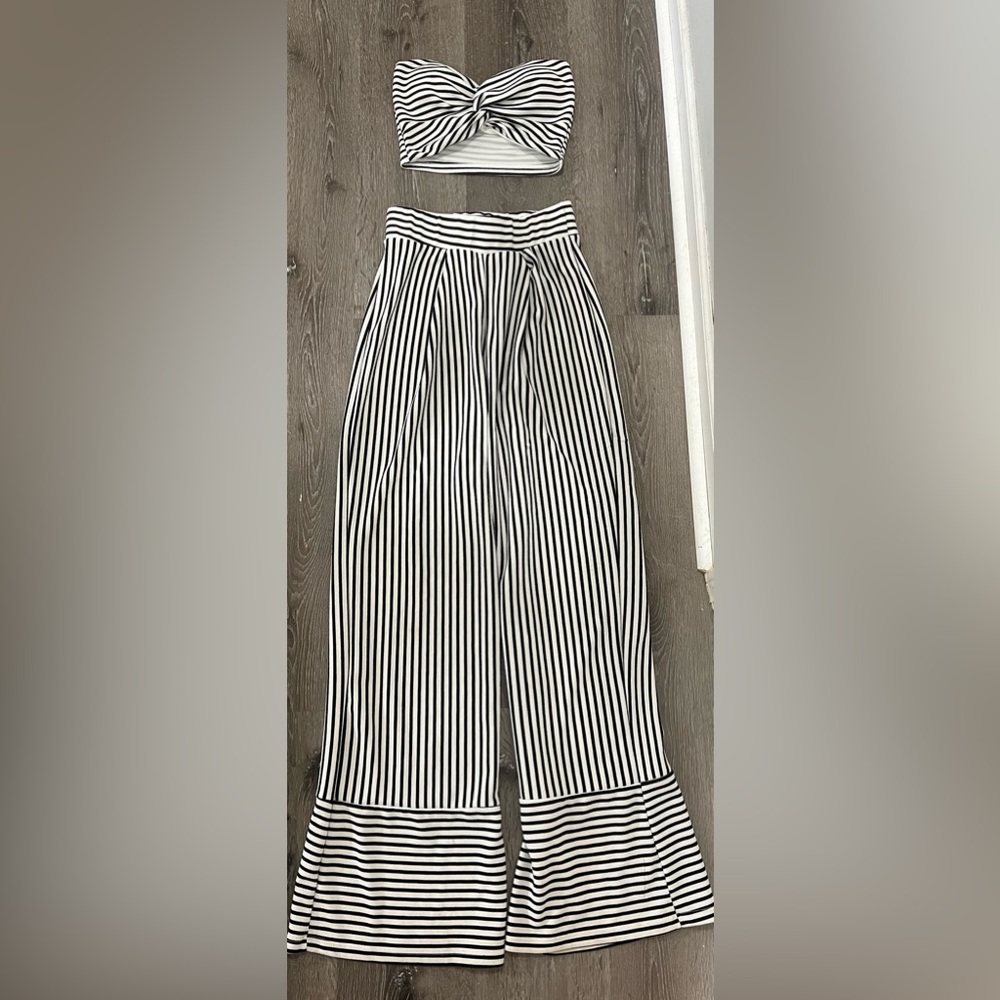 Pin stripe 2 piece set.